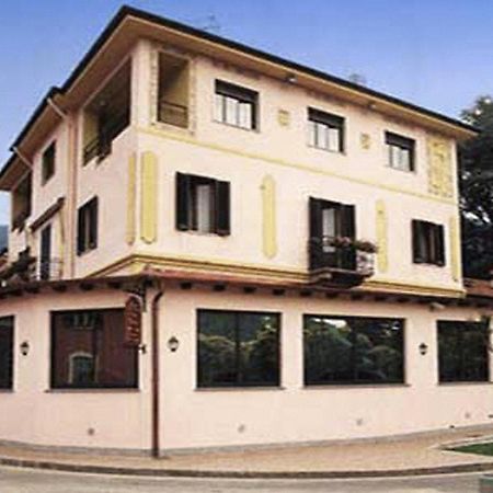Hotel La Bussola Cittiglio Zewnętrze zdjęcie