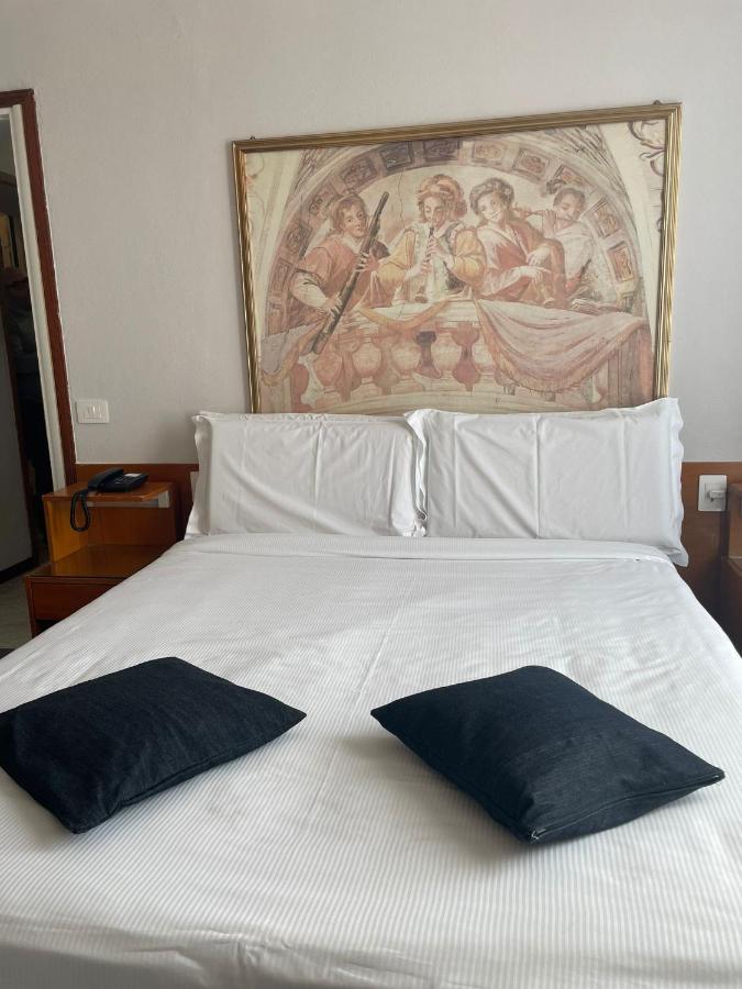 Hotel La Bussola Cittiglio Zewnętrze zdjęcie